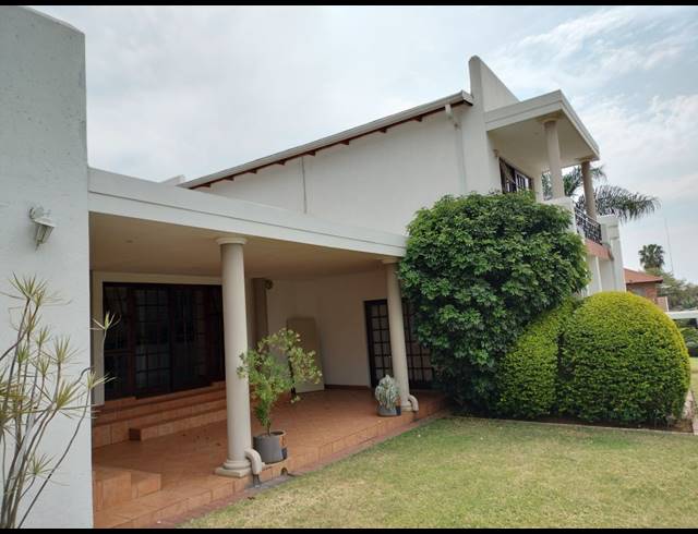 4 BEDROOM FREEHOLD FOR SALE IN MONTANA PARK